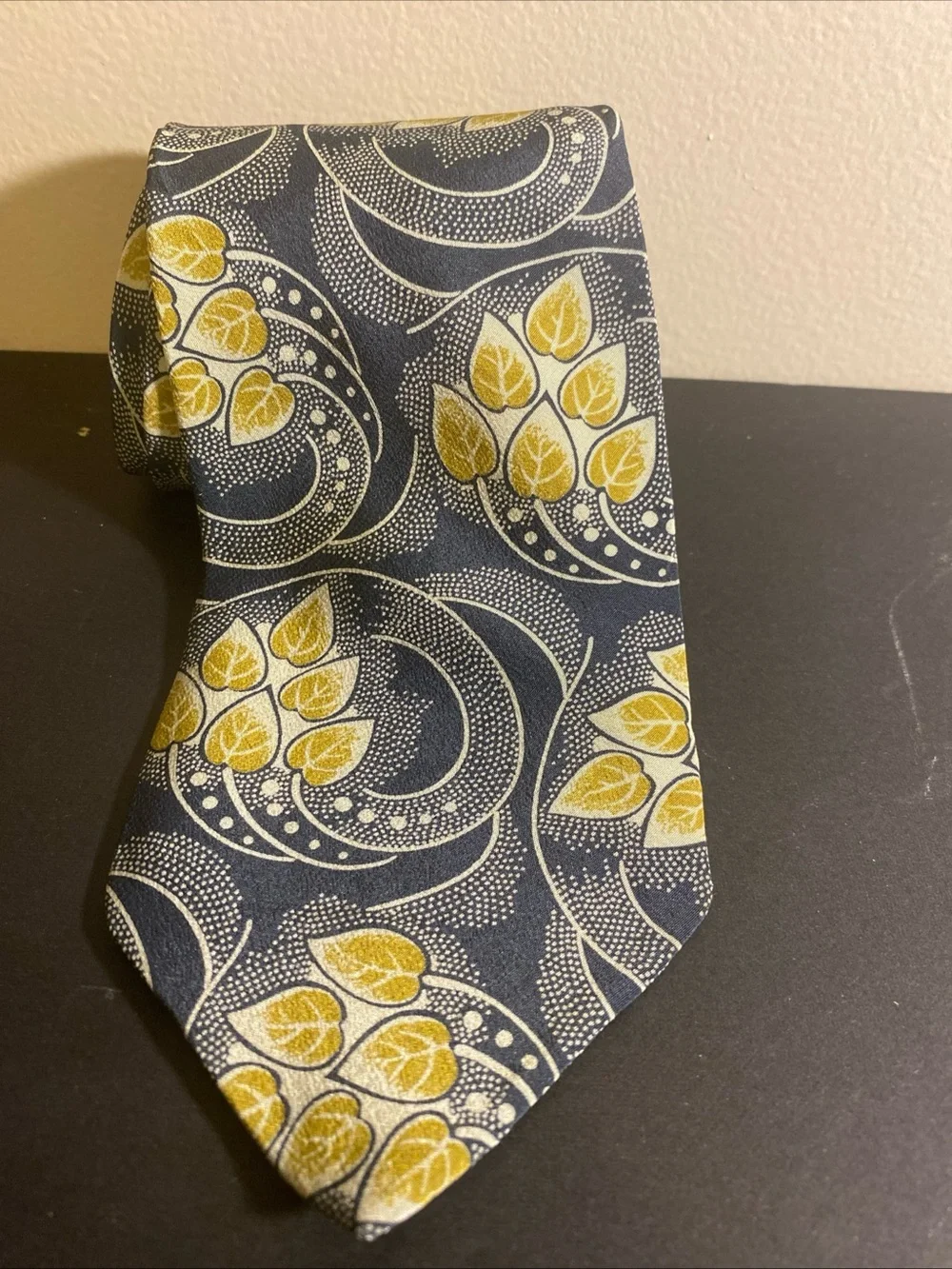 Emporio Armani Necktie 100% Silk Hand Made Floral Italy Jacquard